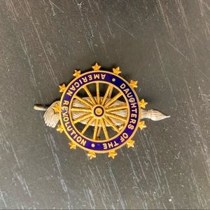 NEW DAR Daughters of the American Revolution Oval Logo Flag Star Pin NEW DAR Daughters of the American Revolution Oval Logo Flag Star Pin